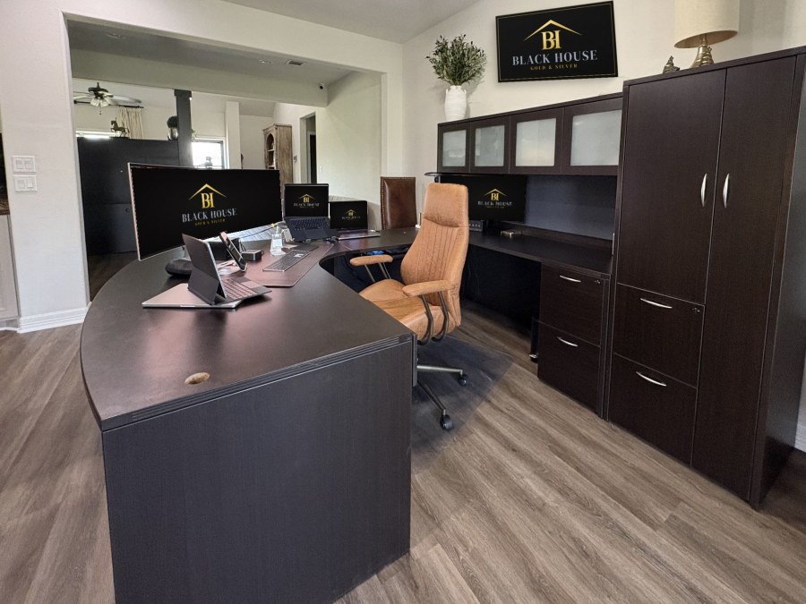 Customer desk in the Buying Room at Black House Gold & Silver, West Friendswood, Texas