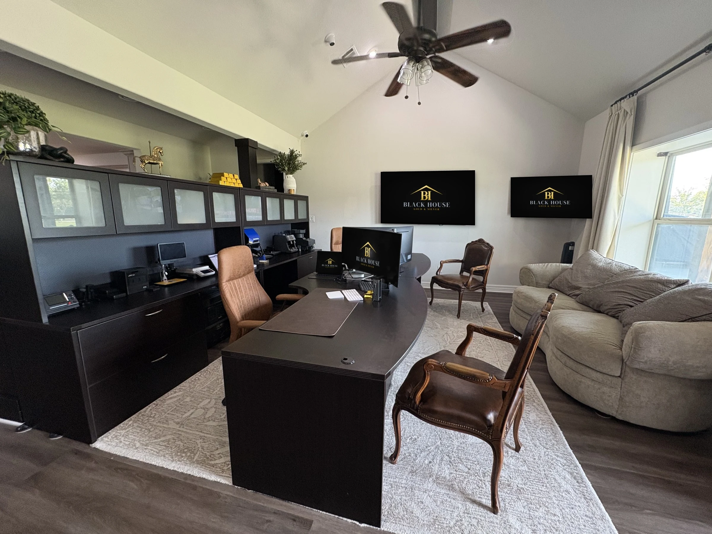 The private Buying Room at Black House Gold & Silver.